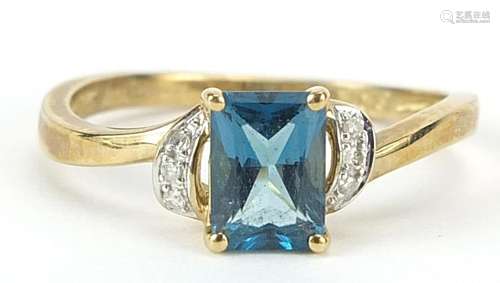 9ct gold blue topaz and diamond ring, size O, 2.0g