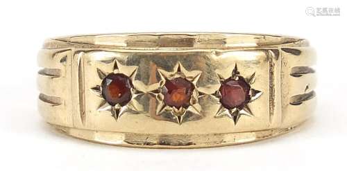 9ct gold garnet three stone Gypsy ring, size T/U, 7.2g