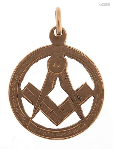 9ct gold masonic charm, 2.3cm high, 2.2g