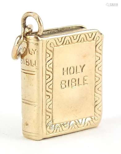 9ct gold bible charm, 1.5cm high, 1.6g