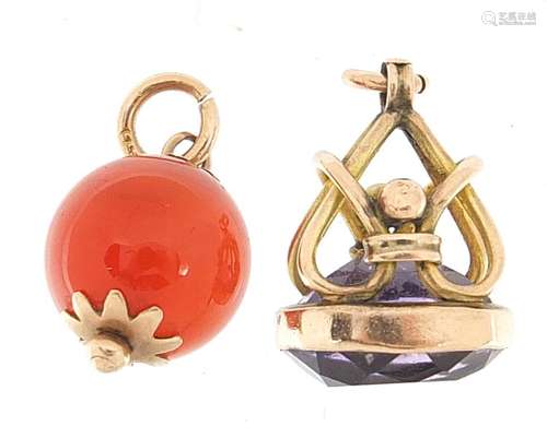 9ct gold amethyst fob and a 9ct gold carnelian pendant, the ...