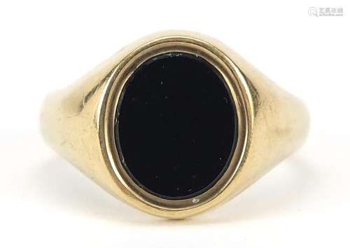 9ct gold black onyx signet ring, size S, 6.8g