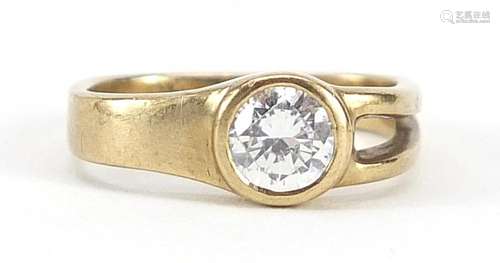 9ct gold cubic zirconia solitaire ring, size J, 3.1g