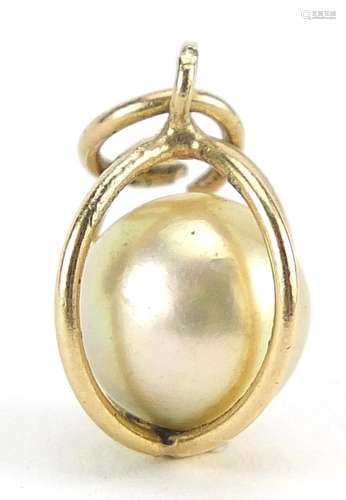 14ct gold cultured pearl charm, 1.2cm high, 1.1g