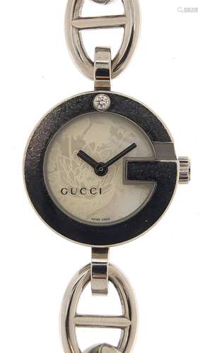 Gucci, ladies wristwatch set with a diamond, with card and o...