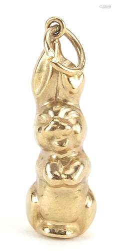 9ct gold rabbit charm, 2.1cm high, 0.7g