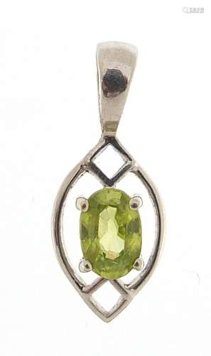 Unmarked white gold peridot pendant, (tests as 9ct gold) 1.8...