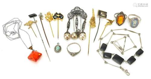 Antique and later jewellery including Art Deco crystal neckl...