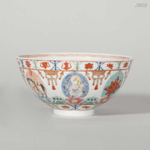 十九世纪 粉彩七珍纹碗