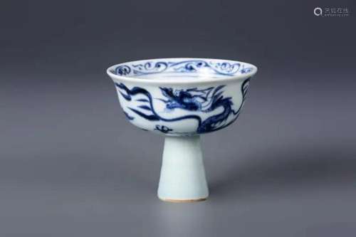 BLUE AND WHITE DRAGONS STEM CUP