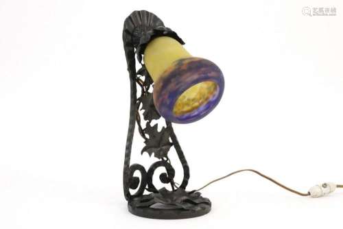 MÜLLER frêres LUNEVILLE mooie Art Deco-lamp met speciale voe...