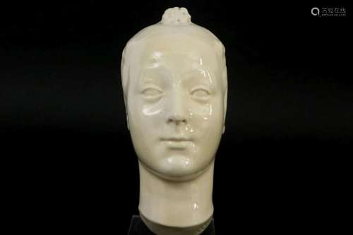 INGELS DOMIEN (1881 - 1946) maskersculptuur in faïence met c...