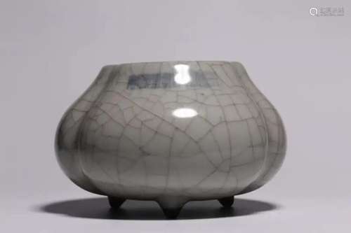 GE-STYLE CRACKLE GLAZE TRIPOD WATER POT