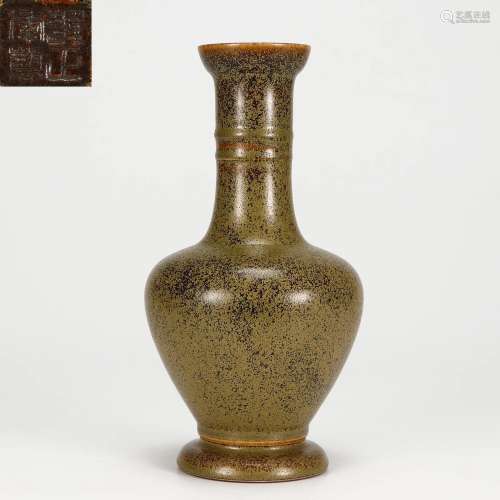 A Tea-dust Glazed Bottle Vase