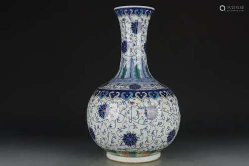 BLUE AND WHITE FAMILLE ROSE FLORAL VASE