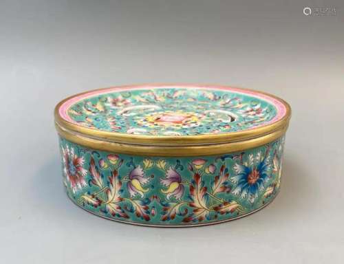 FAMILLE ROSE OPENWORK FLORAL LIDDED BOX