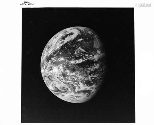 Near-full Earth during trans-lunar coast, Apollo 15, 26 Jul ...