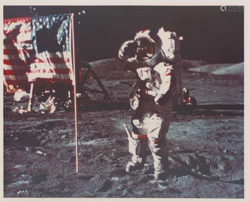 Last man to walk on the Moon, Eugene Cernan, salutes the Ame...