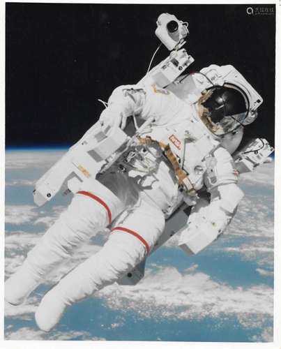 Bruce McCandless performs the first untethered spacewalk, ST...