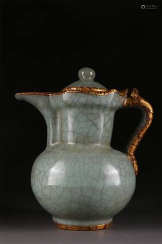 A Porcelain Pot with Gold Rim, Official Kiln.