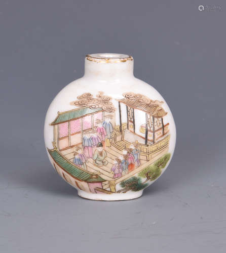 Famille Rose Figure Snuff Bottle