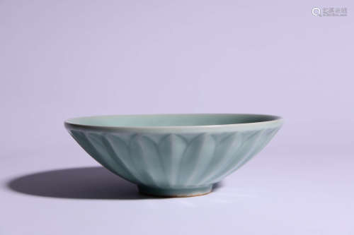 Longquan Kiln Lotus-Petal Conical Bowl