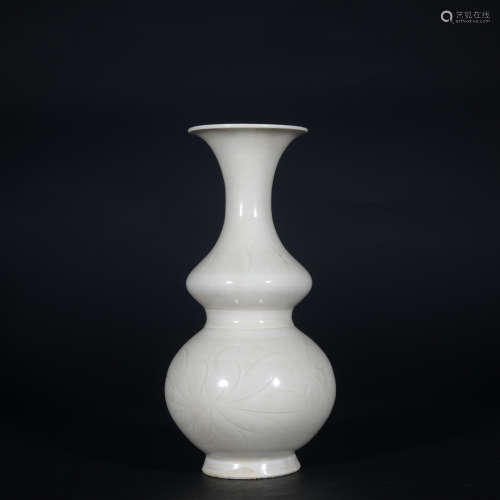 A Ding kiln gourd-shaped vase