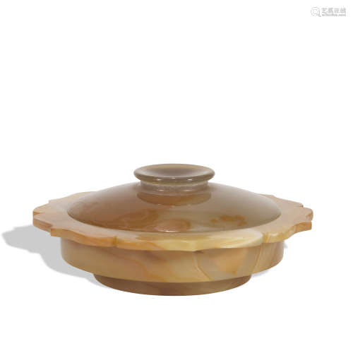 An agate dish and cover
