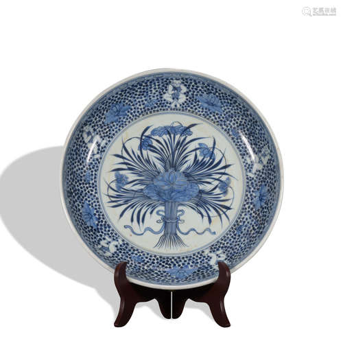 A blue and white 'floral' dish