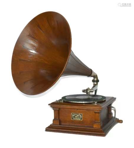 Oak Victor Hand-Operated Megaphone Phonograph