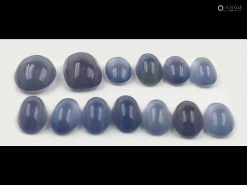 Lot loose blue chalzedonycabochons, total 123.25 ct