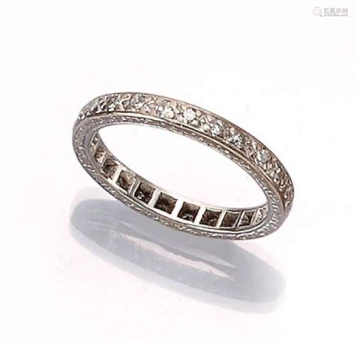 14 kt gold memoryring with diamonds