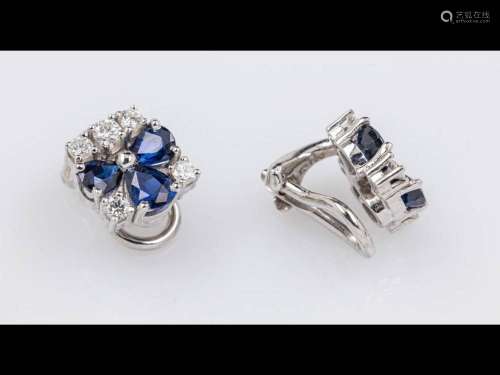Pair of 18 kt gold ear clips with sapphires and brilliants