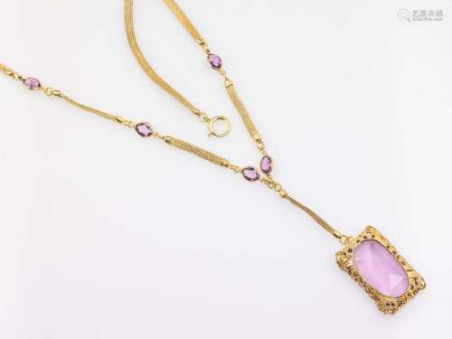 12 kt gold necklace with amethyst