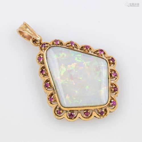 14 kt gold pendant with opal and rubies