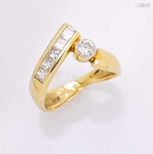 14 kt gold ring with diamonds