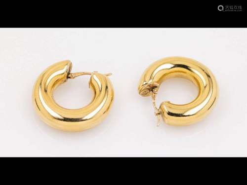 Pair of 18 kt gold ear hoops