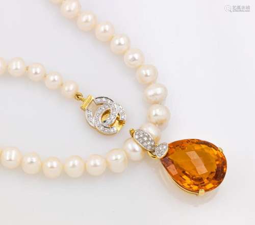 18 kt gold clip pendant with citrine and diamonds with chain...