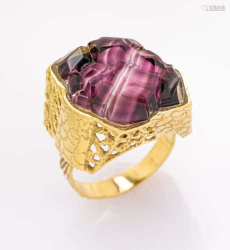18 kt gold ring with glass stone