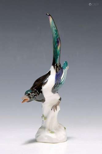 figurine, Meissen, Middle of 20th c., magpie on stump