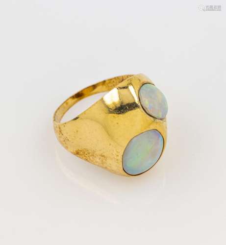 14 kt gold ring with opals
