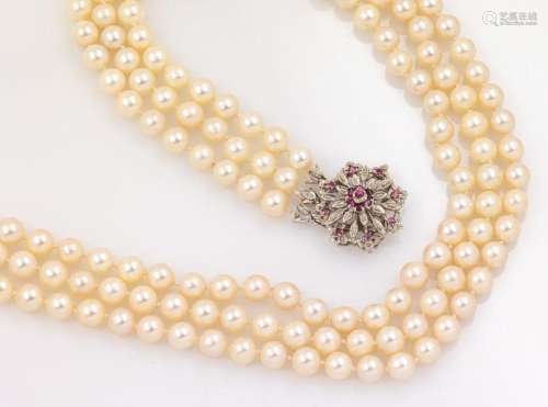 3-row necklace with cultured pearls