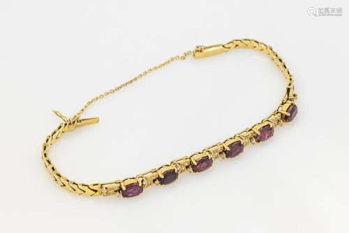 18 kt gold bracelet with rubies and diamonds