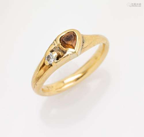 18 kt gold ring with quartz and brilliant