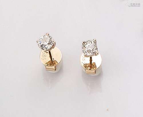 Pair of 14 kt gold earrings with diamonds