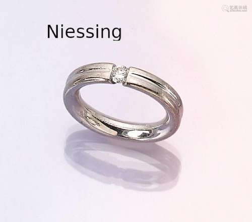 NIESSING tension ring with brilliant