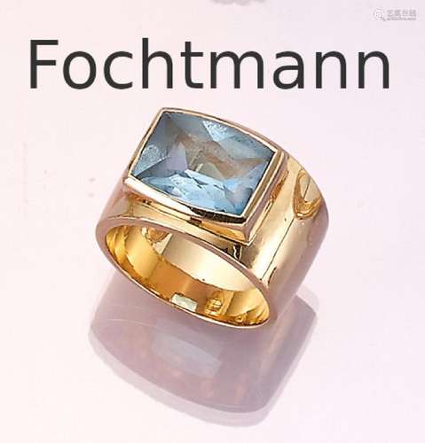 18 kt gold FOCHTMANN ring with topaz