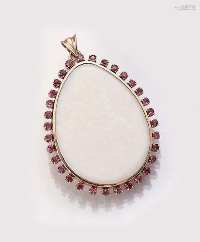 14 kt gold brooch/pendant with opal and rubies