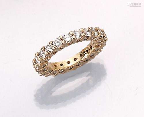 Extraordinary 18 kt gold memoryring with brilliants