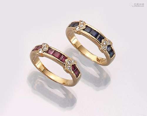 18 kt gold ring duo with brilliants and coloured stones